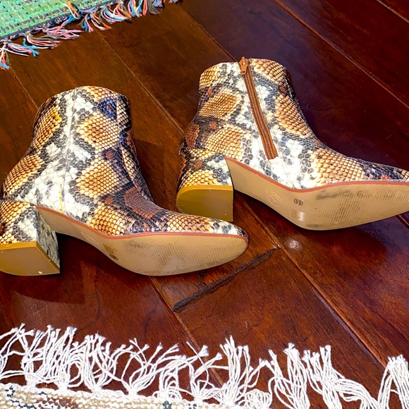 Chinese Laundry Davinna Faux Snakeskin Ankle Boot - Picture 5 of 8